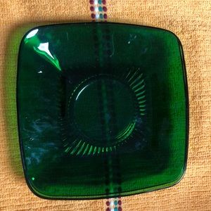 SET OF 2 ANCHOR HOCKING EMERALD GREEN DESERT PLATES